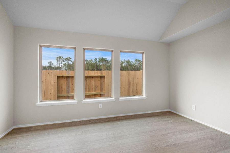 Spacious, unfurnished interior of a new home in The Highlands 45', Porter (Image 27).