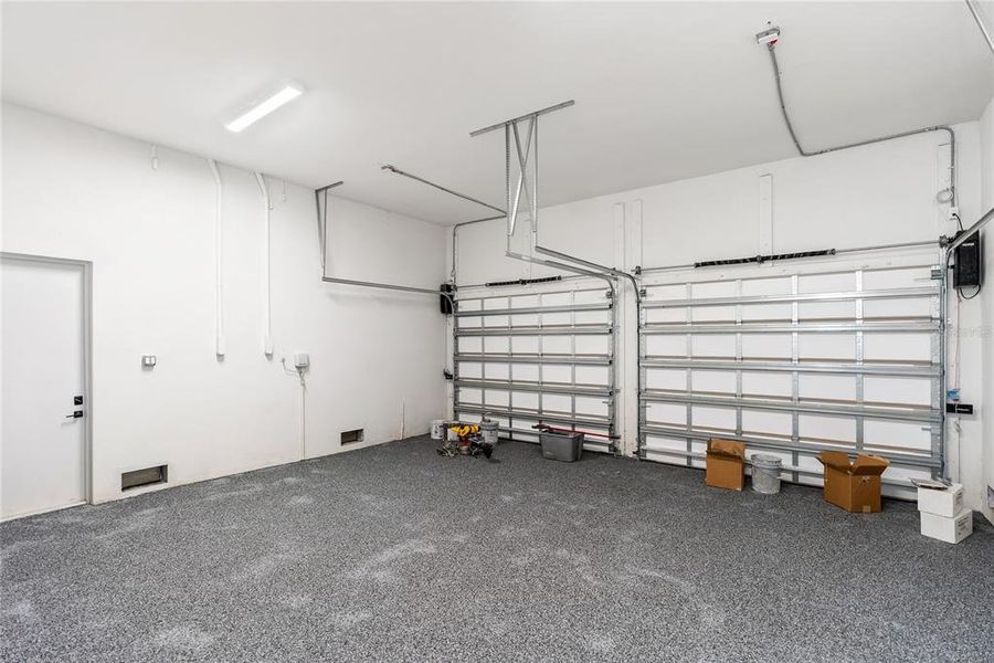 Spacious, unfurnished interior of a new home in , Longboat Key (Image 70). Spacious, unfurnished interior of a new home in , Longboat Key (Image 70).