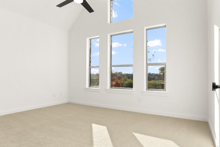 Spacious, unfurnished interior of a new home in Cottonwood Creek, Rowlett (Image 14).
