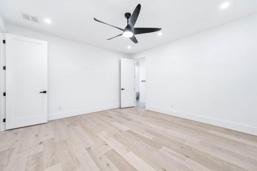 Spacious, unfurnished interior of a new home in , Houston (Image 35).
