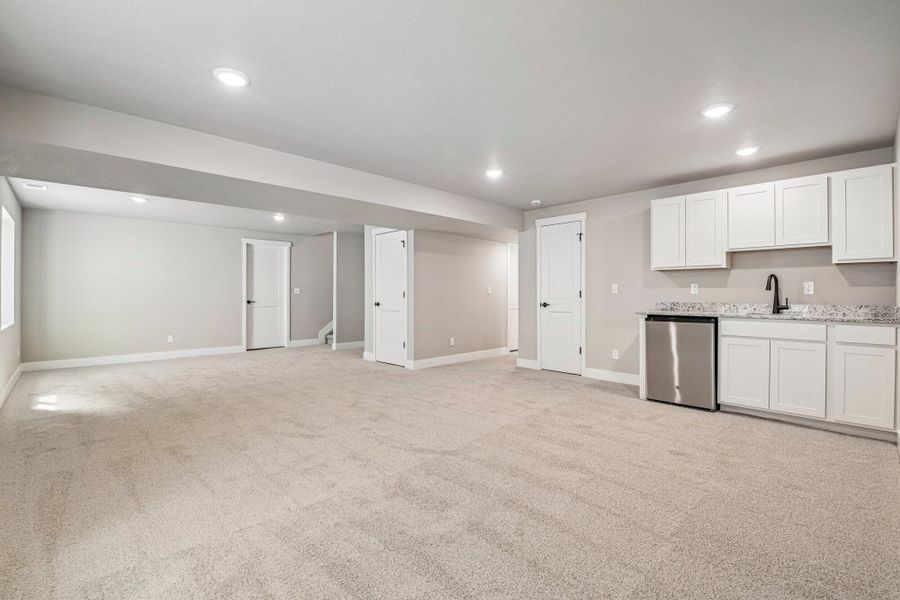 Spacious, unfurnished interior of a new home in Country Club Reserve – Fort Collins, Fort Collins (Image 38).