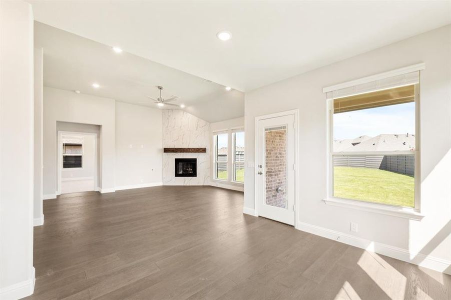 Spacious, unfurnished interior of a new home in Union Park Classic 55, Little Elm (Image 25). Spacious, unfurnished interior of a new home in Union Park Classic 55, Little Elm (Image 25).