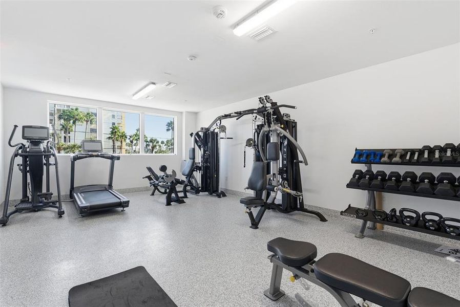 Community amenities in , Madeira Beach (Image 40).