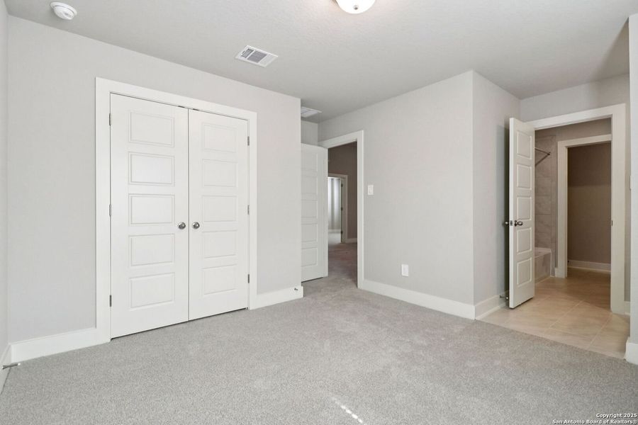 Spacious, unfurnished interior of a new home in Thomas Pond, San Antonio (Image 30). Spacious, unfurnished interior of a new home in Thomas Pond, San Antonio (Image 30).