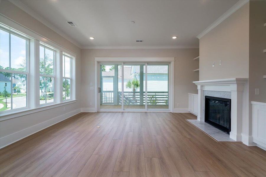 Spacious, unfurnished interior of a new home in Wando Village, Charleston (Image 19).