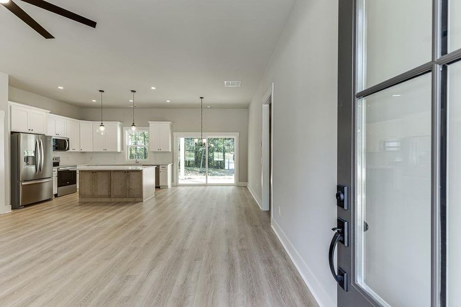 Spacious, unfurnished interior of a new home in , Jefferson (Image 35).