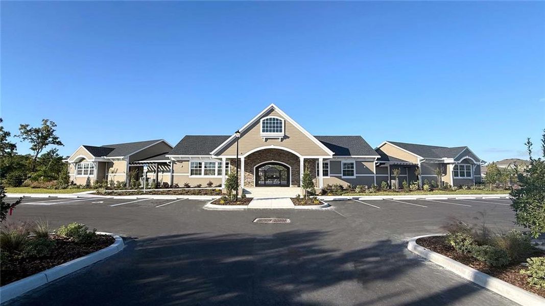 Community amenities in Waterford, Brooksville (Image 22).