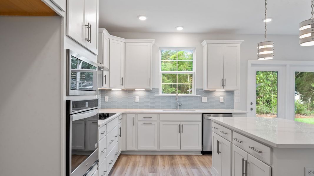 Kitchen w/ island Kitchen w/ island