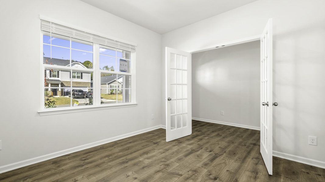 Spacious, unfurnished interior of a new home in Owens Ridge, Lexington (Image 10).