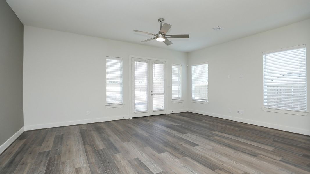 Furnished interior view inside a new home in Independence Heights, Houston (Image 17).