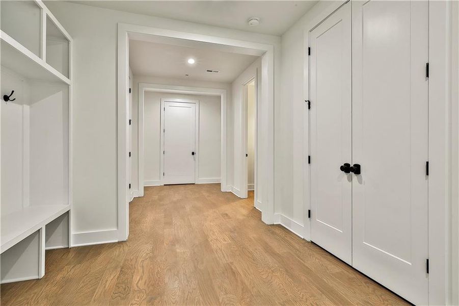 Spacious, unfurnished interior of a new home in Laurel Brooke, Peachtree City (Image 44). Spacious, unfurnished interior of a new home in Laurel Brooke, Peachtree City (Image 44).