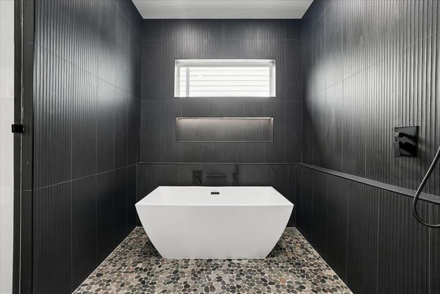 Furnished interior view inside a new home in , Dallas (Image 14).