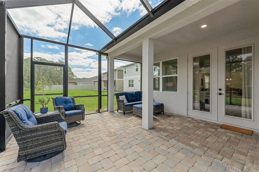 Exterior details and patio area of a home in , Clermont (Image 21).