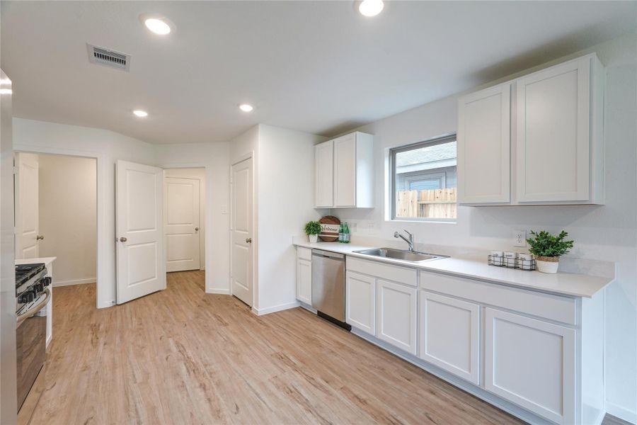 Furnished interior view inside a new home in Becker Landing, Hockley (Image 14).