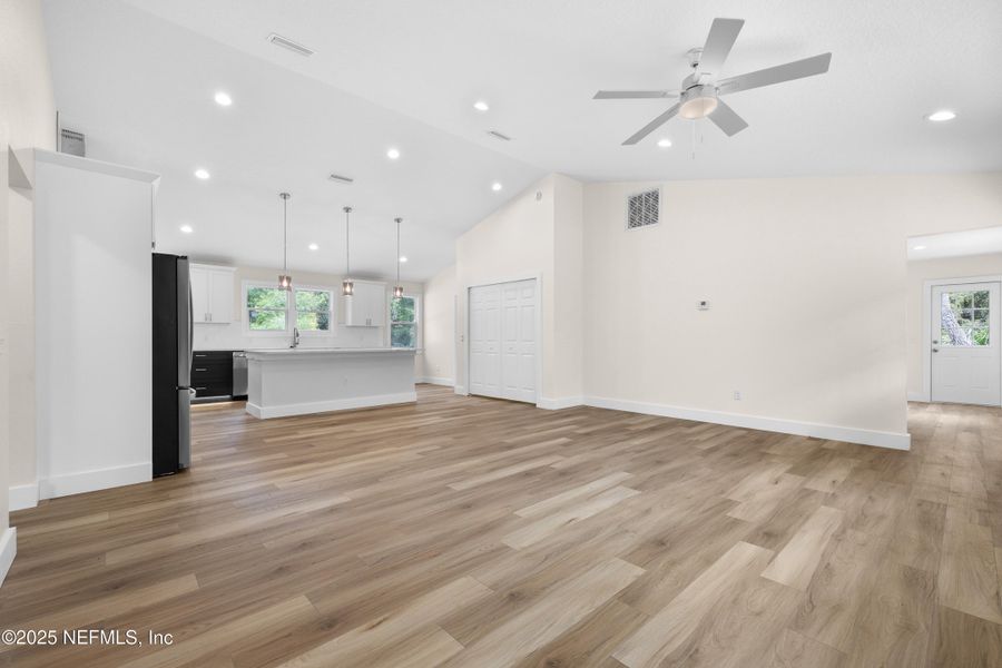 Image 28 of a home in .