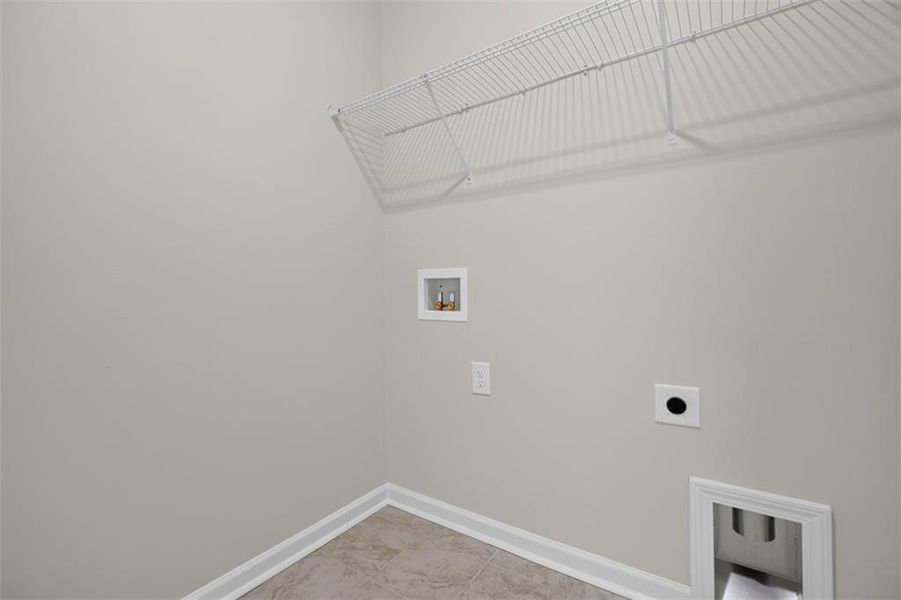 Spacious, unfurnished interior of a new home in , Athens (Image 46).
