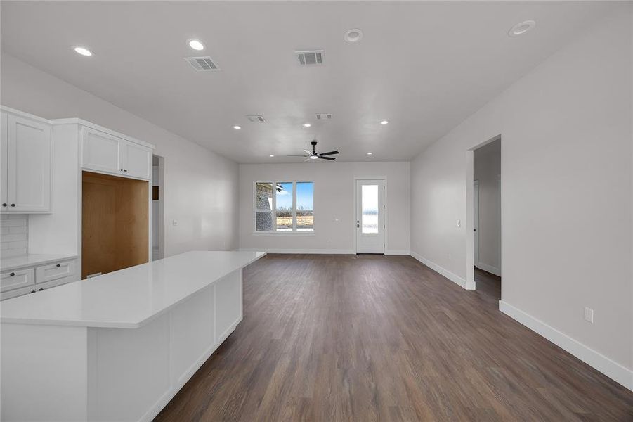 Spacious, unfurnished interior of a new home in , Rio Vista (Image 21).