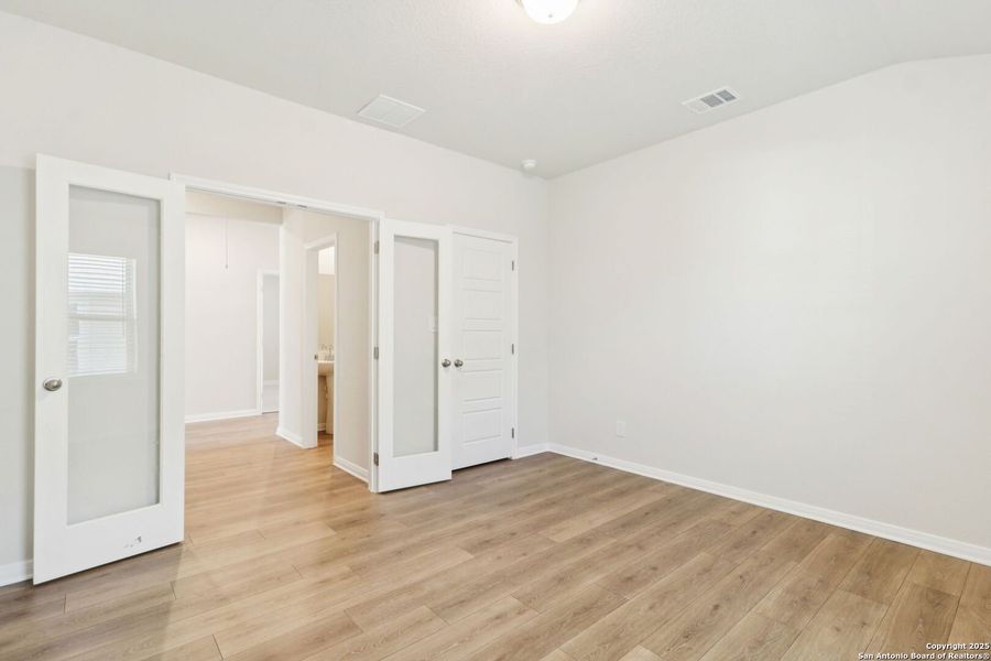 Spacious, unfurnished interior of a new home in Legendary Trails - Classic Series, Cibolo (Image 36).