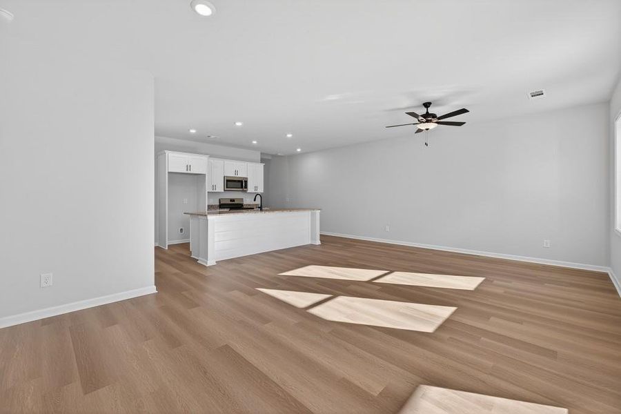 Spacious, unfurnished interior of a new home in , Commerce (Image 19).