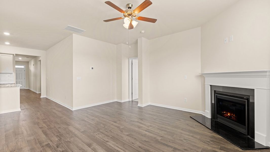 Spacious, unfurnished interior of a new home in Highland Hills, Graniteville (Image 13).