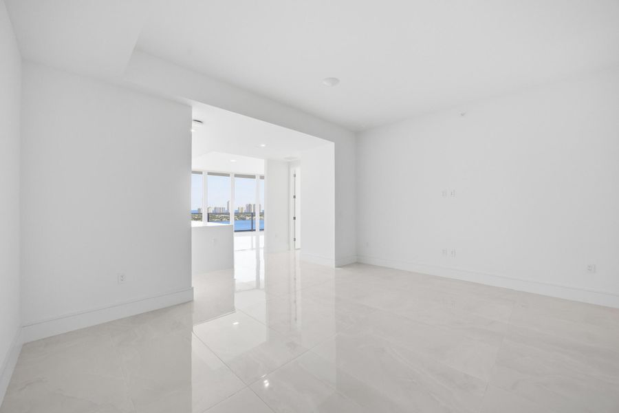 FORMAL DINING AREA FORMAL DINING AREA