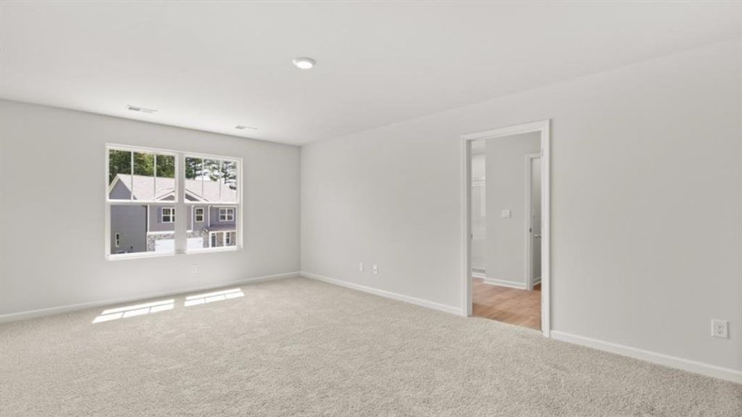 Spacious, unfurnished interior of a new home in Oconee Overlook, Gainesville (Image 21).