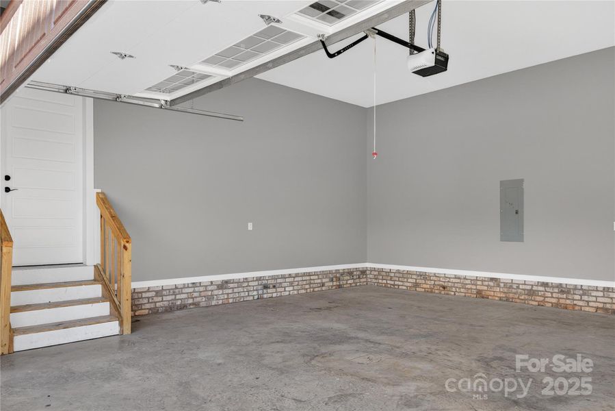 Spacious, unfurnished interior of a new home in , Salisbury (Image 16).