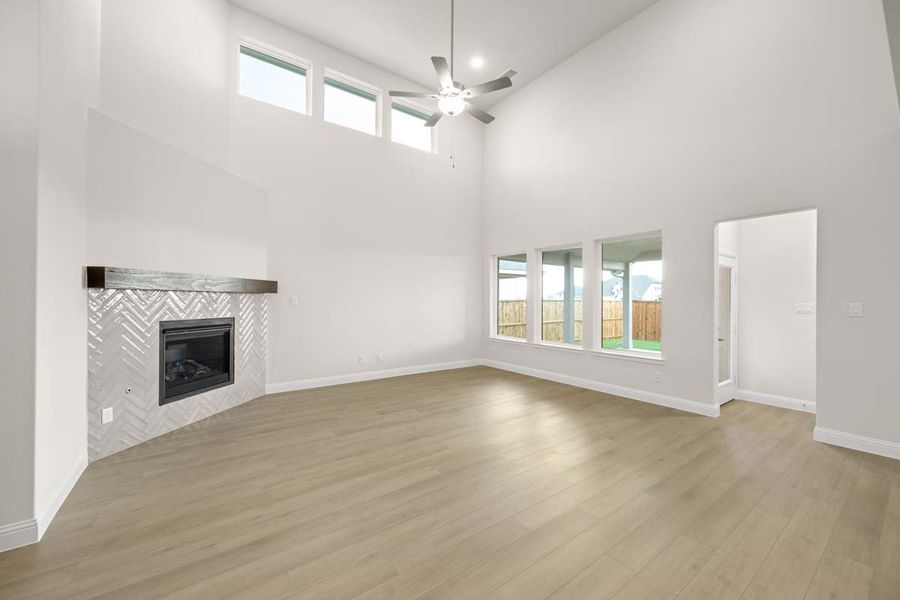 Spacious, unfurnished interior of a new home in Timberbrook, Justin (Image 21).
