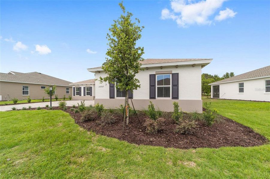 Exterior details and patio area of a home in , Ocala (Image 19). Exterior details and patio area of a home in , Ocala (Image 19).