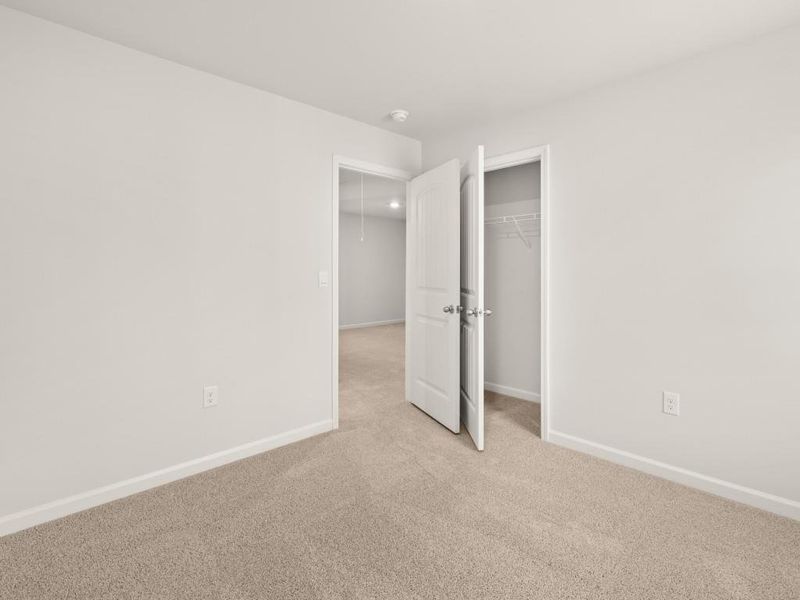 Spacious, unfurnished interior of a new home in Mountain Park, Dahlonega (Image 16).