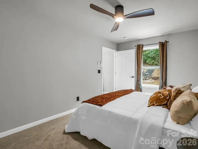 257 Roadrunner Circle Lake Lure NC 28746-23