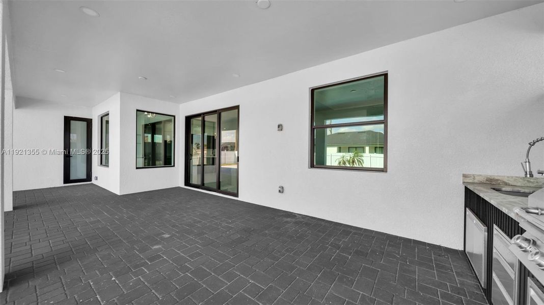 Exterior details and patio area of a home in , Cape Coral (Image 34).