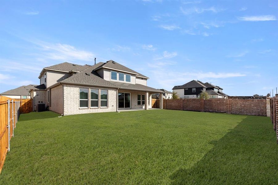 27. 605 Curtiss - Back (2)