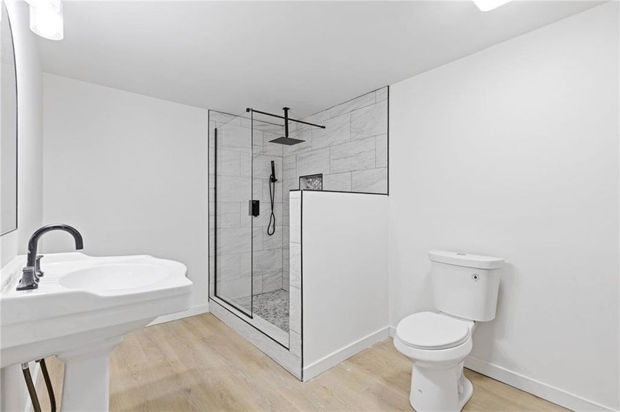 Furnished interior view inside a new home in , Gainesville (Image 19).