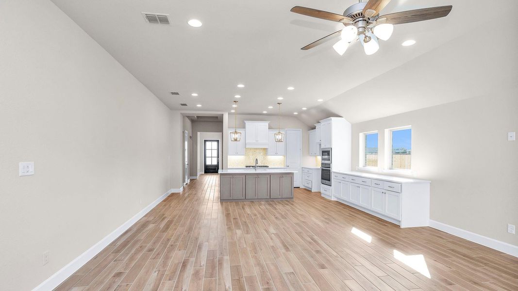 Spacious, unfurnished interior of a new home in Everly 50', Hockley (Image 11).