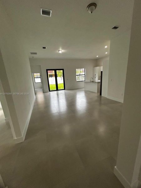 Spacious, unfurnished interior of a new home in , Miami (Image 23).