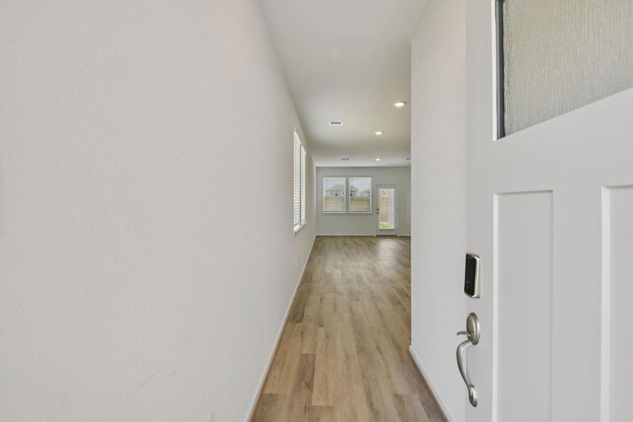 Spacious, unfurnished interior of a new home in Sundance Cove - Traditional Series, Crosby (Image 19).