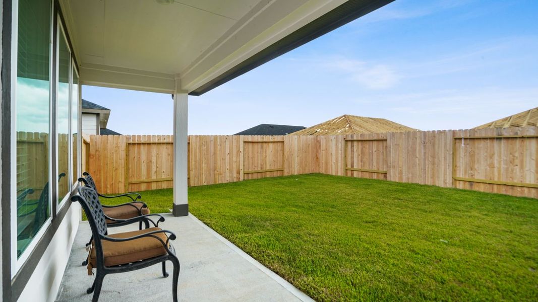 Representative exterior details of a home built from the EASTON by D.R. Horton in Westward Pointe, Sealy (Image 3).
