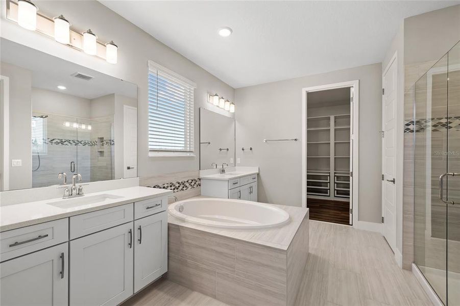Furnished interior view inside a new home in , Winter Garden (Image 8).