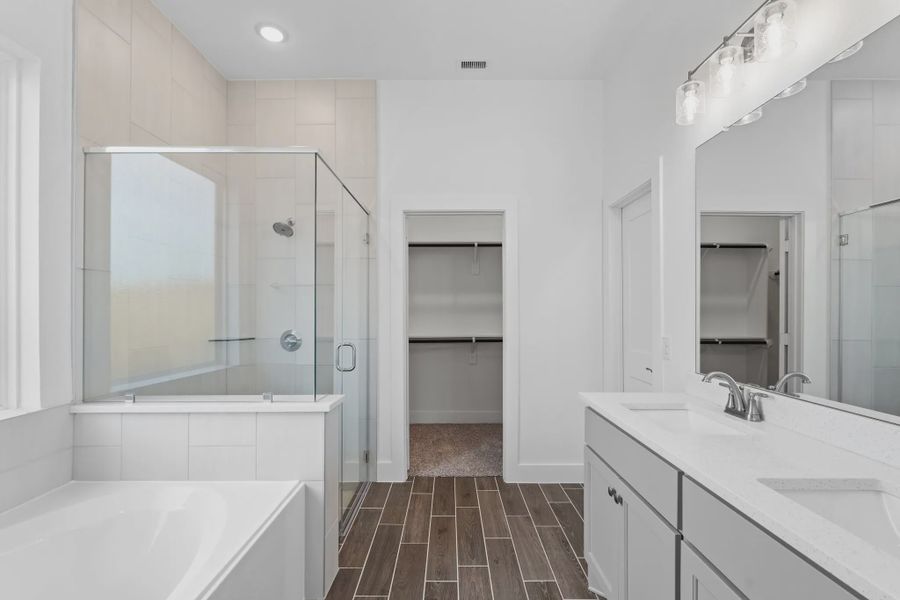 Image 33 representing the Oakmont by Chesmar Homes in Riceland Alley Loads, Mont Belvieu, TX.