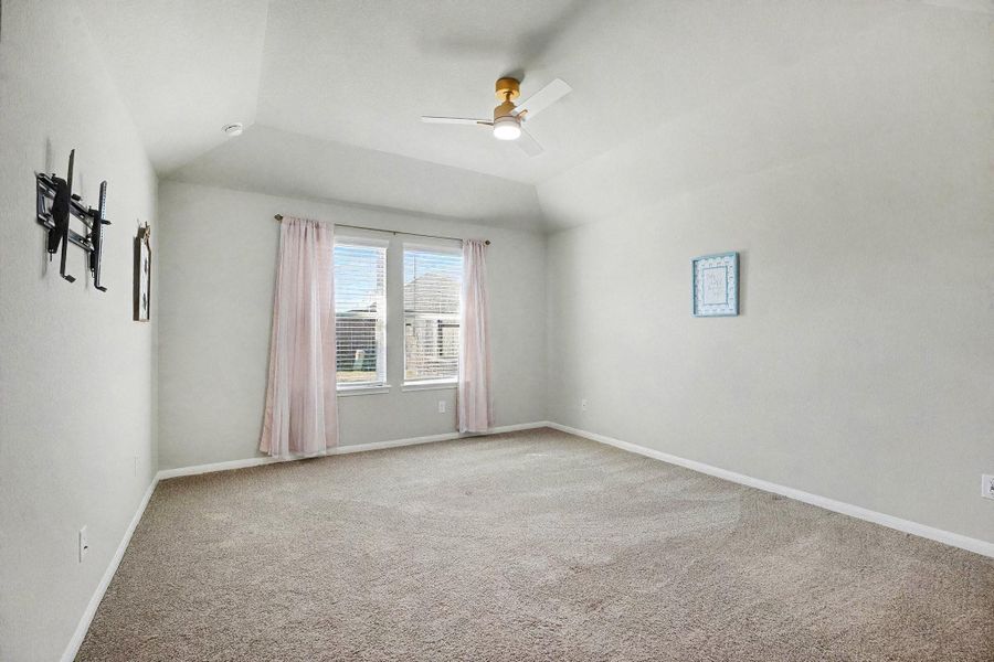 Spacious, unfurnished interior of a new home in Southwinds, Baytown (Image 23). Spacious, unfurnished interior of a new home in Southwinds, Baytown (Image 23).