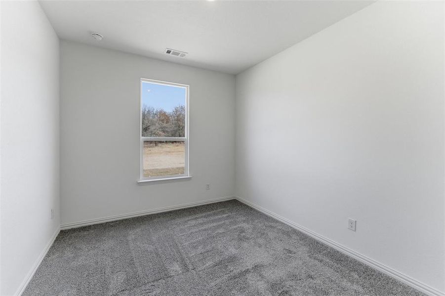 Spacious, unfurnished interior of a new home in Oak Grove Addition, Springtown (Image 26).