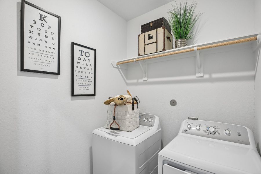 Representative interior finishes for a home built from the Charlton by Taylor Morrison in Mason Woods, Cypress (Image 20).