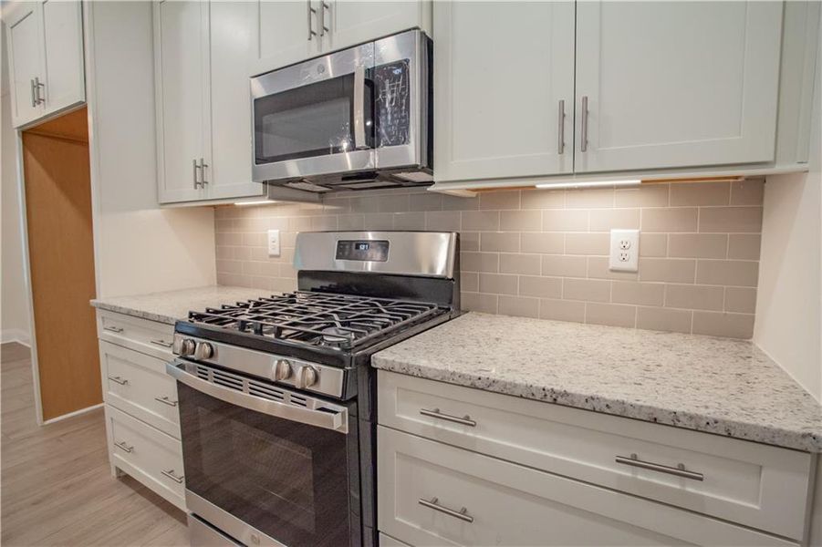 Furnished interior view inside a new home in , Carrollton (Image 6).