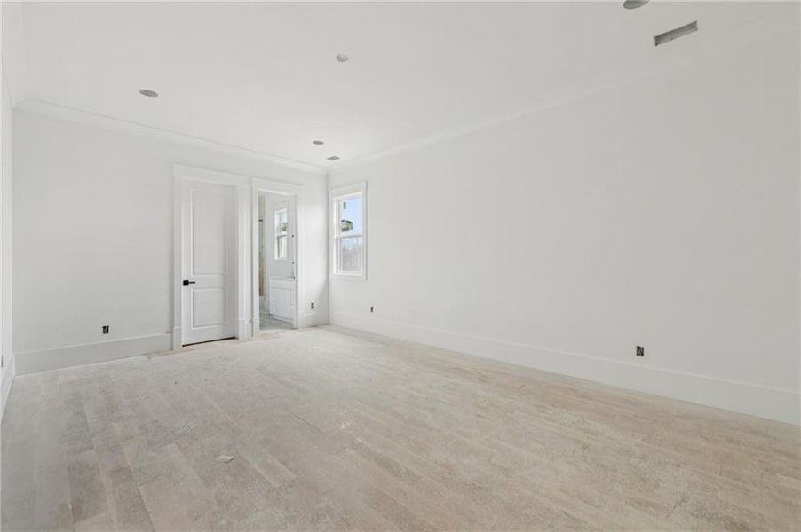 Spacious, unfurnished interior of a new home in , Buford (Image 14).