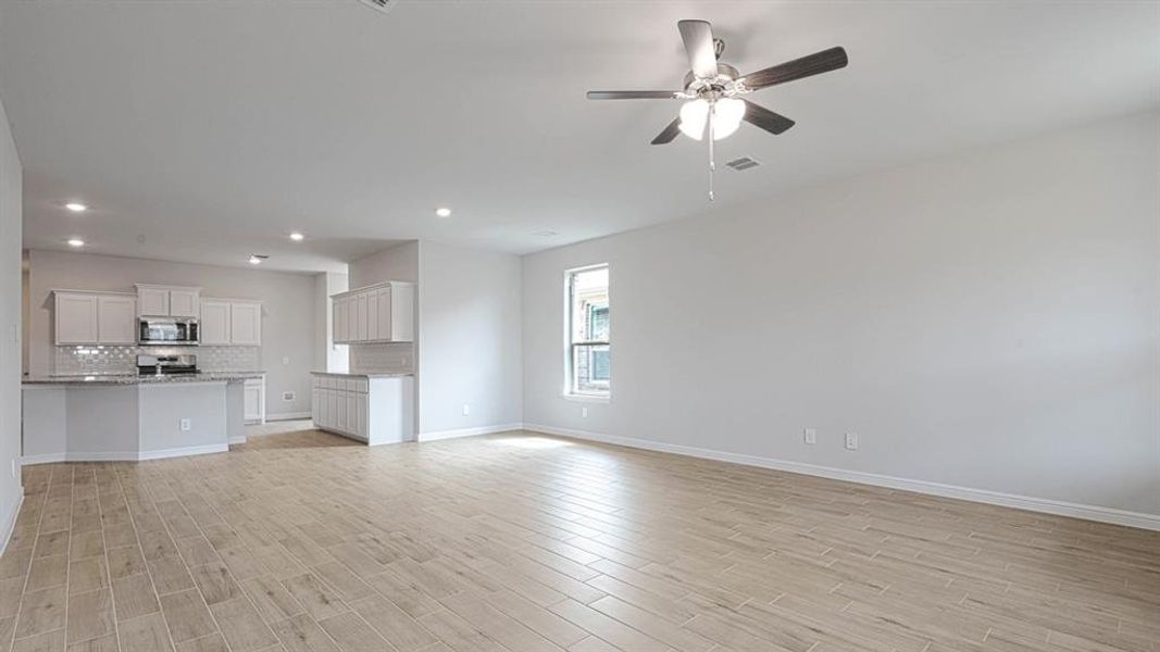 Spacious, unfurnished interior of a new home in Springhill South, Boyd (Image 13).
