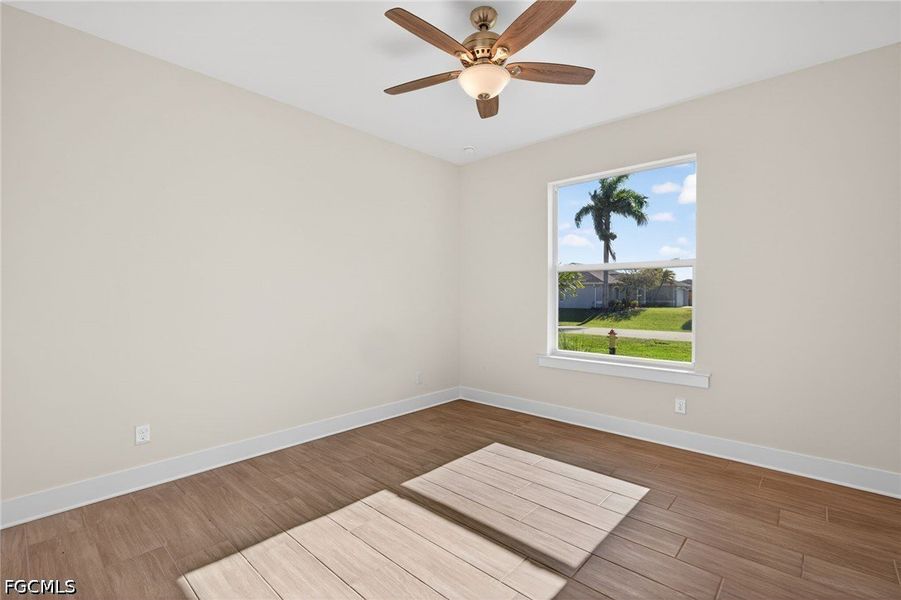 Spacious, unfurnished interior of a new home in Cape Coral, Cape Coral (Image 30).
