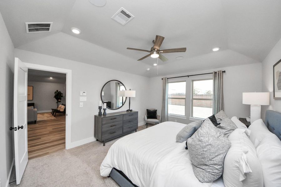 Furnished interior view inside a new home in Sunterra: Landmark Collection, Katy (Image 28).