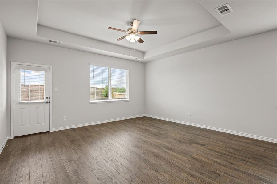 Spacious, unfurnished interior of a new home in Retreat at Fossil Creek, Fort Worth (Image 14). Spacious, unfurnished interior of a new home in Retreat at Fossil Creek, Fort Worth (Image 14).