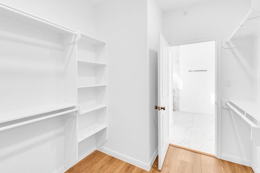 Spacious, unfurnished interior of a new home in , Houston (Image 15).